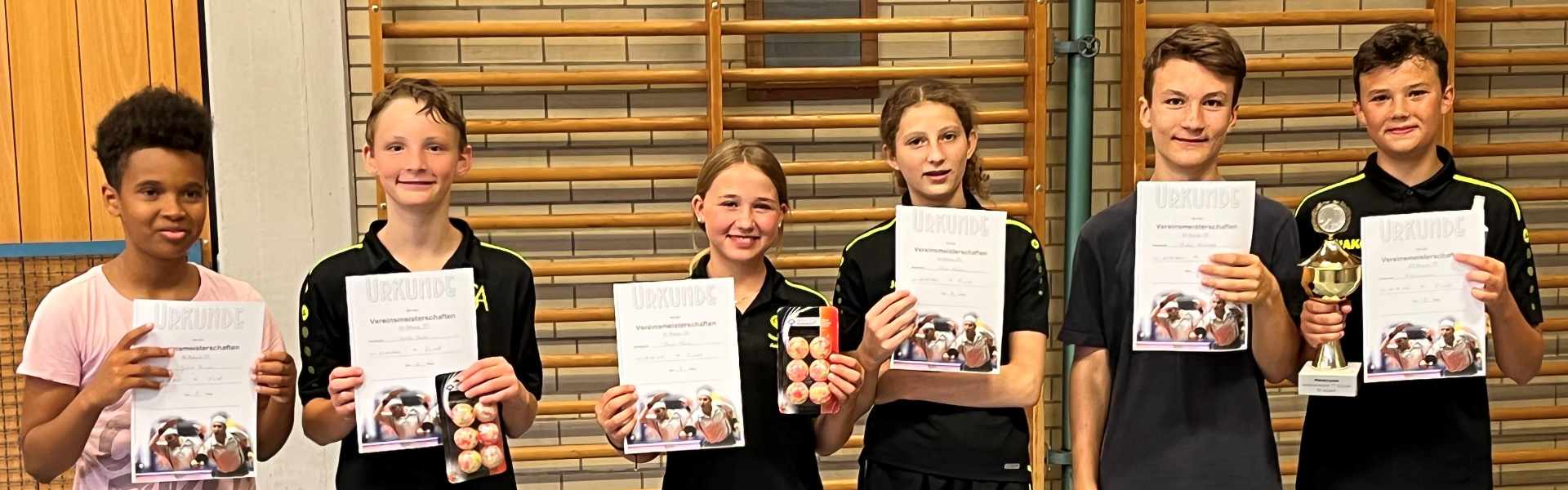 SchülerInnen J15 des SVA Tischtennis